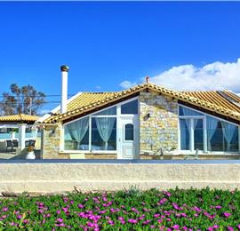 3 bedroom seaside villa with pool, Acharavi, sleeps 6